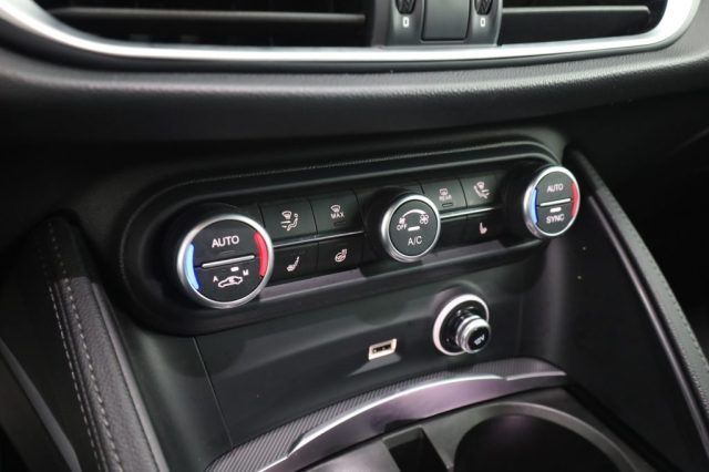 Alfa Romeo Stelvio 2023