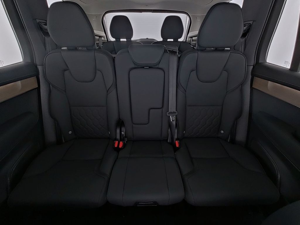 Volvo XC90 2025