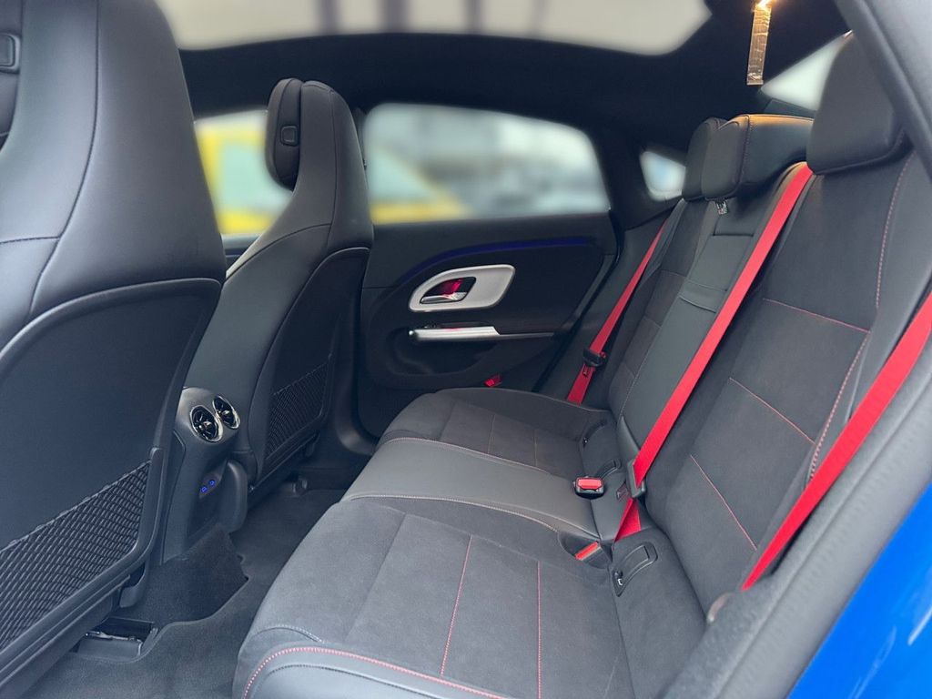 Mercedes-Benz CLA 350 2025