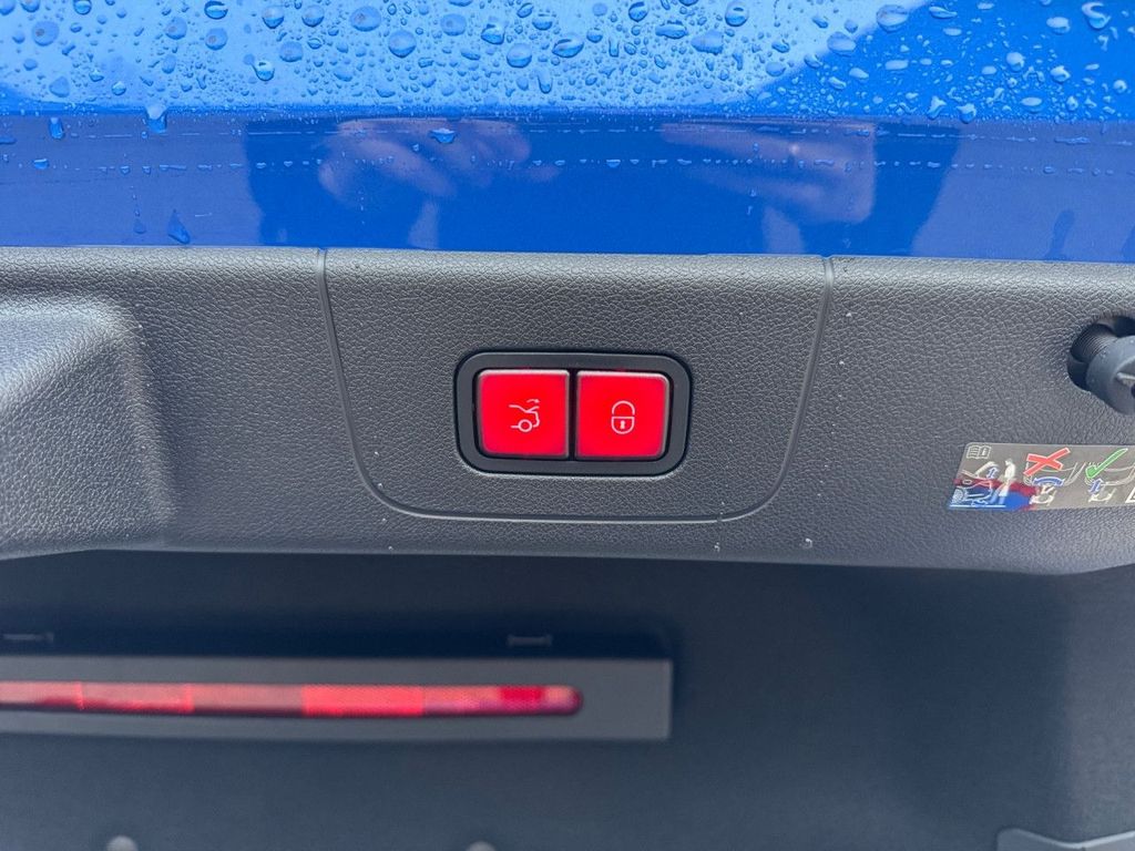 Mercedes-Benz CLA 350 2025