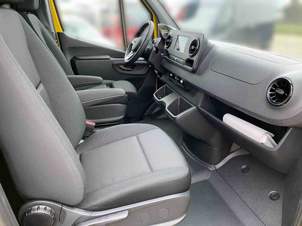 Mercedes-Benz Sprinter 2025