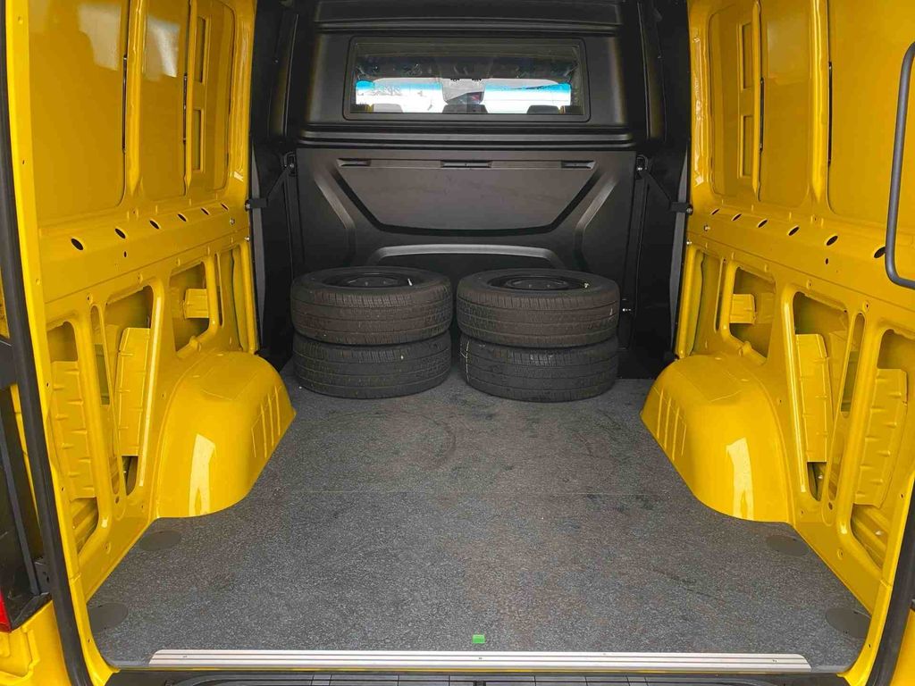 Mercedes-Benz Sprinter 2025