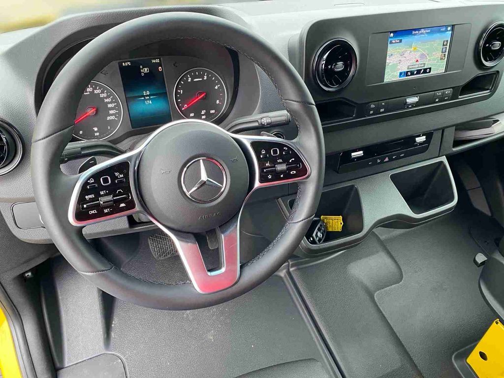 Mercedes-Benz Sprinter 2025