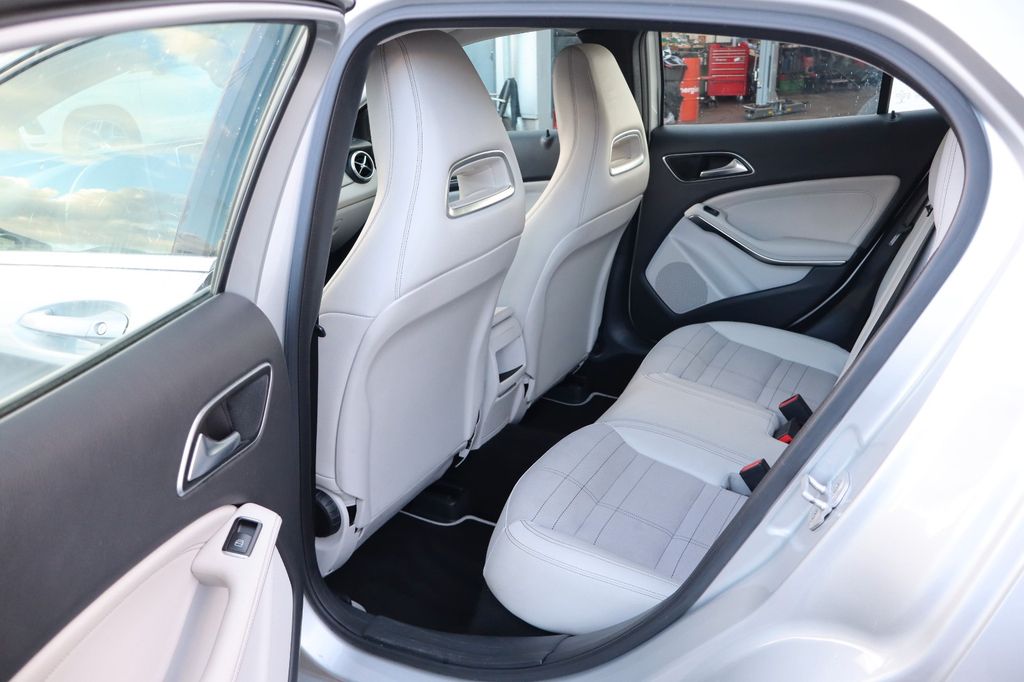 Mercedes-Benz GLA 250 2015