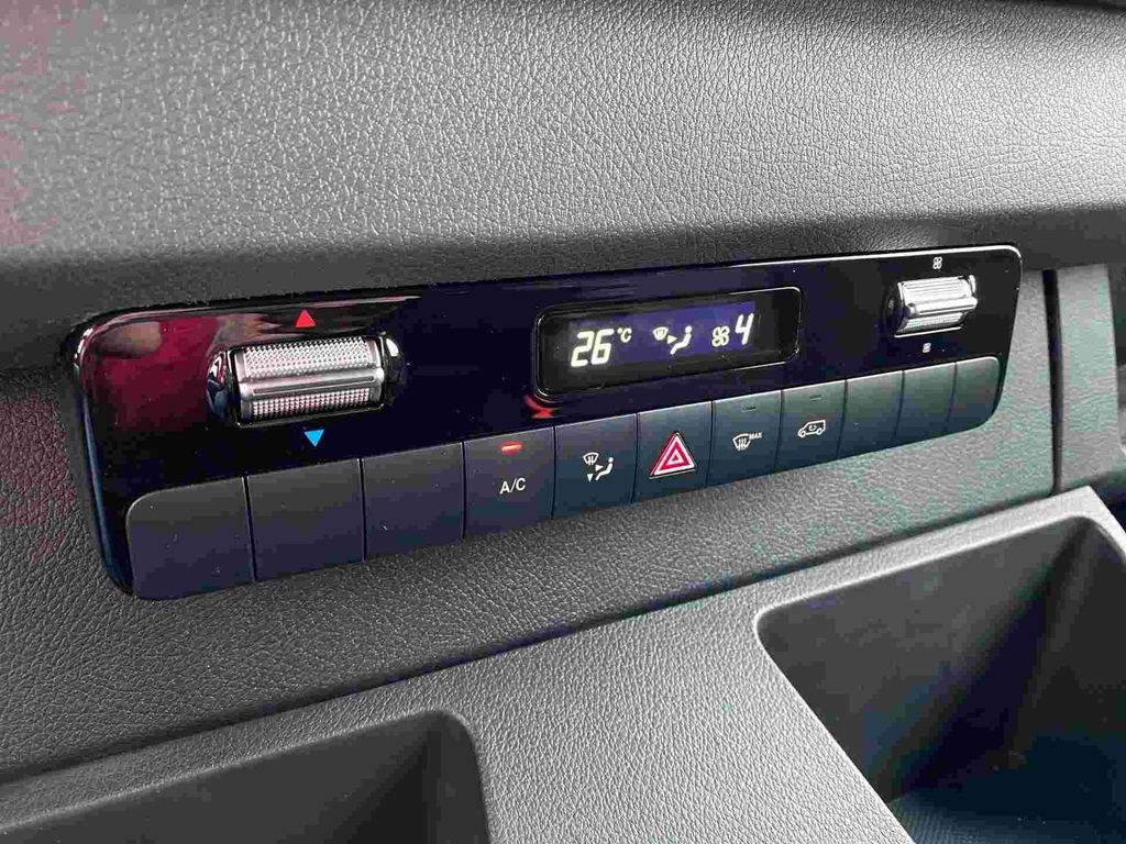 Mercedes-Benz Sprinter 2025