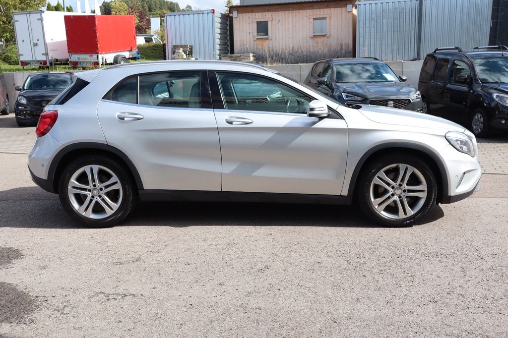 Mercedes-Benz GLA 250 2015