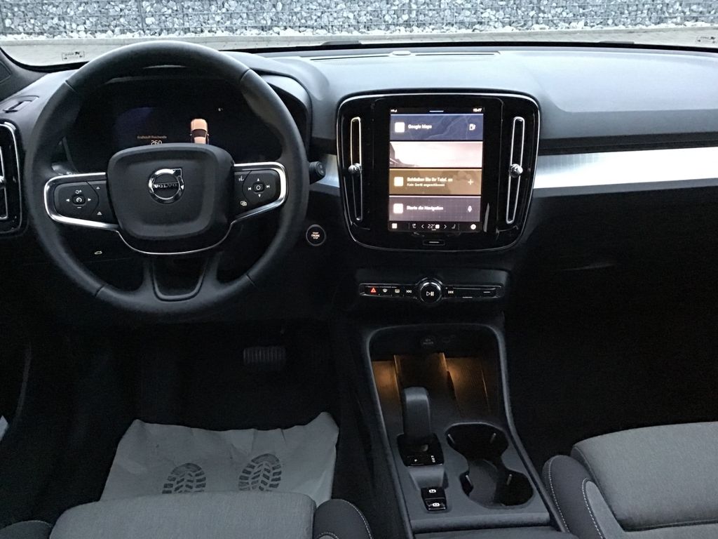 Volvo XC40 2025