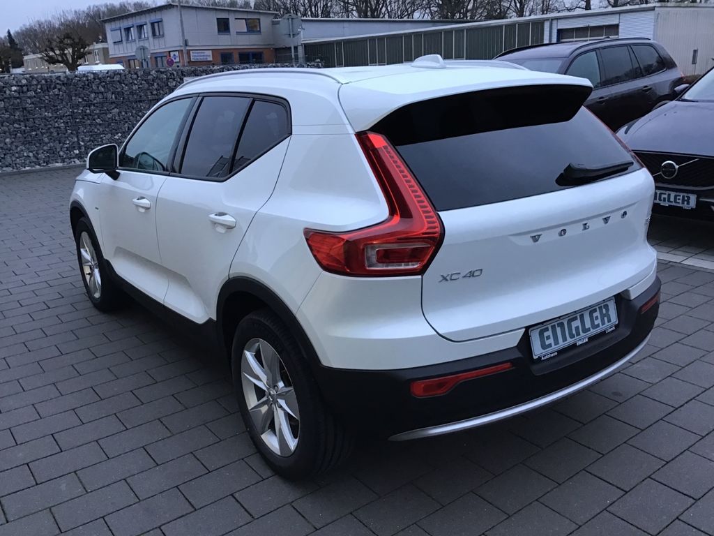 Volvo XC40 2025
