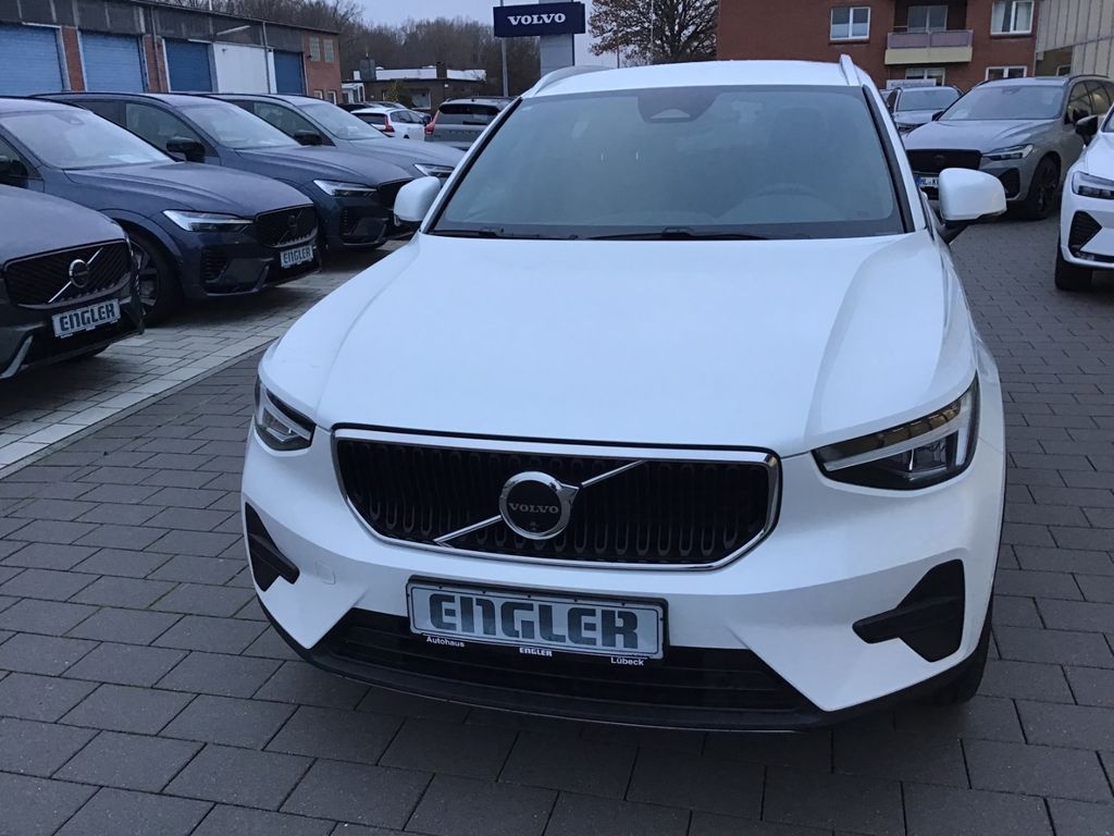Volvo XC40 2025