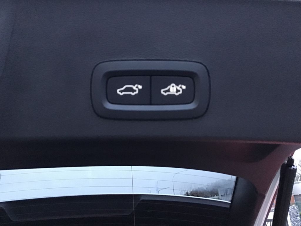 Volvo XC40 2025