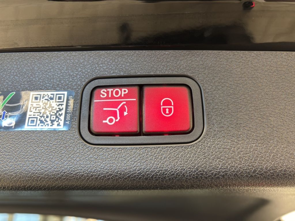 Mercedes-Benz E 300 2025