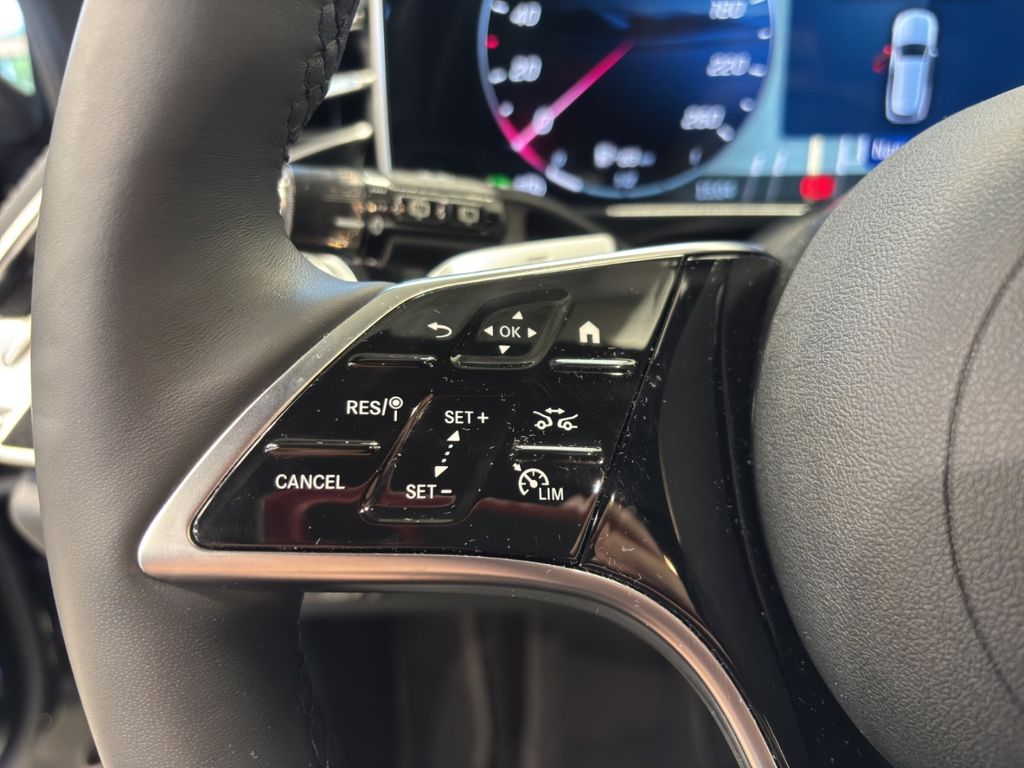 Mercedes-Benz E 300 2025