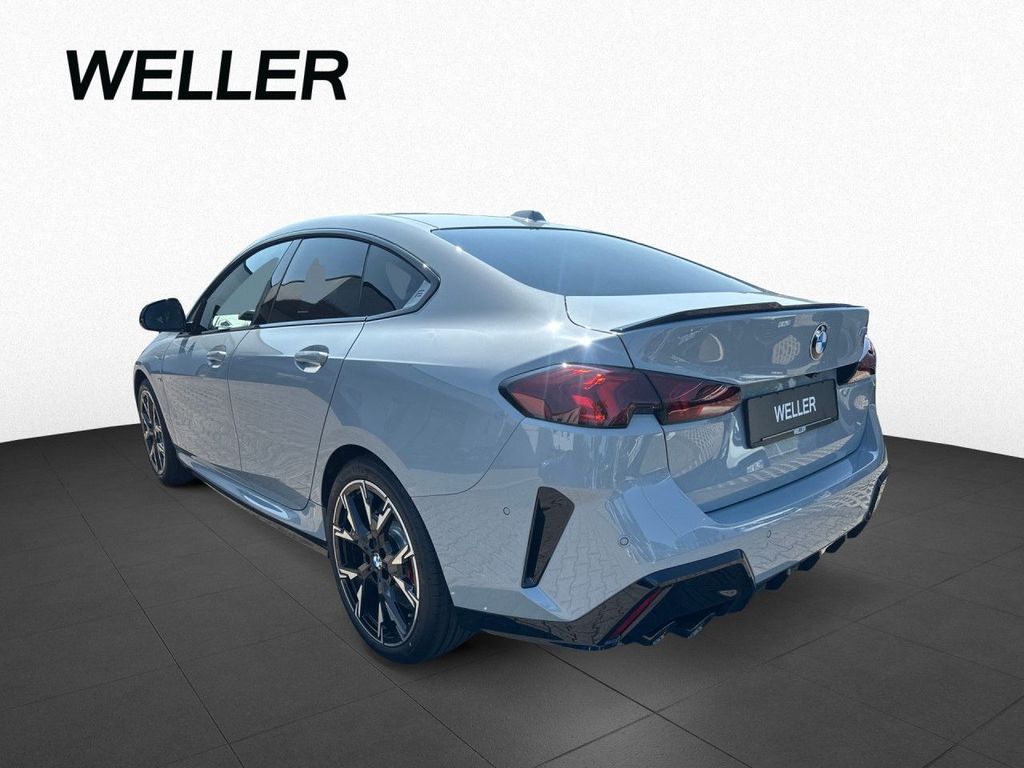 BMW M235