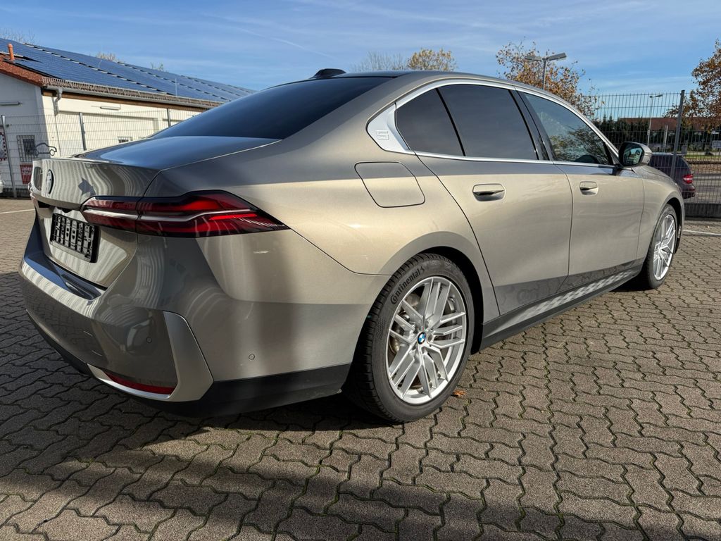 BMW i5 2024