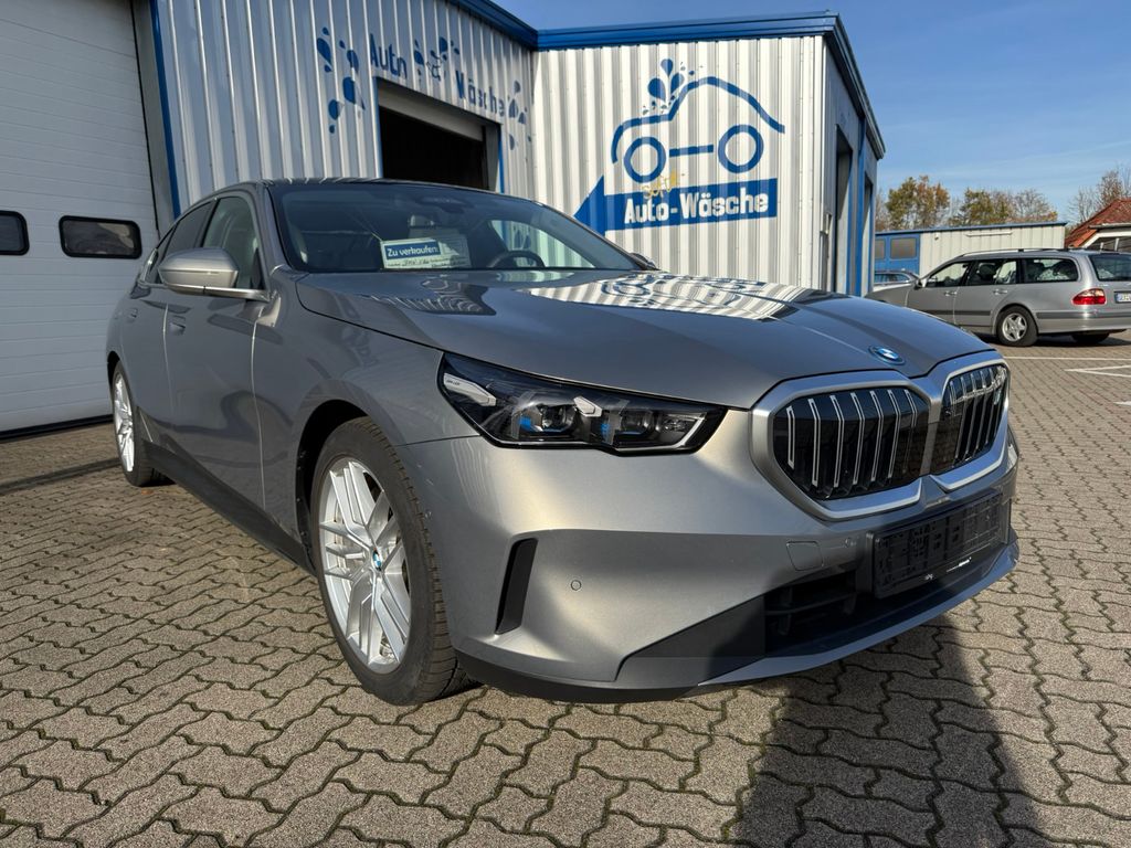 BMW i5 2024