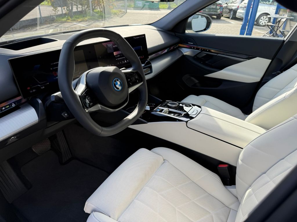 BMW i5 2024