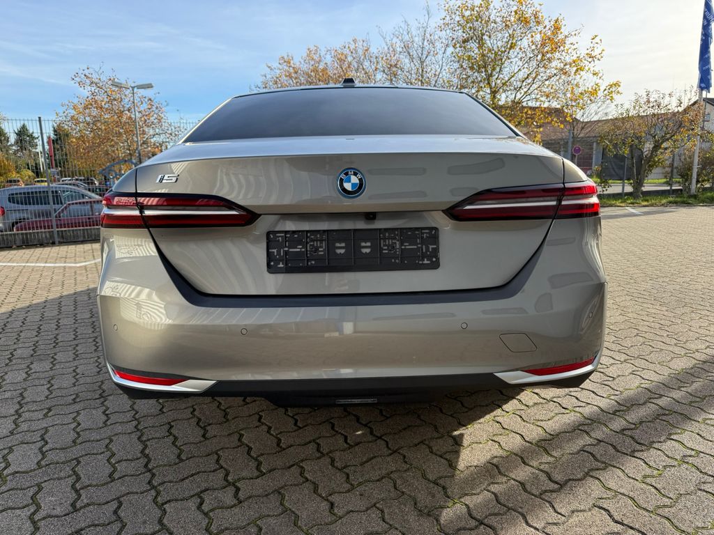 BMW i5 2024