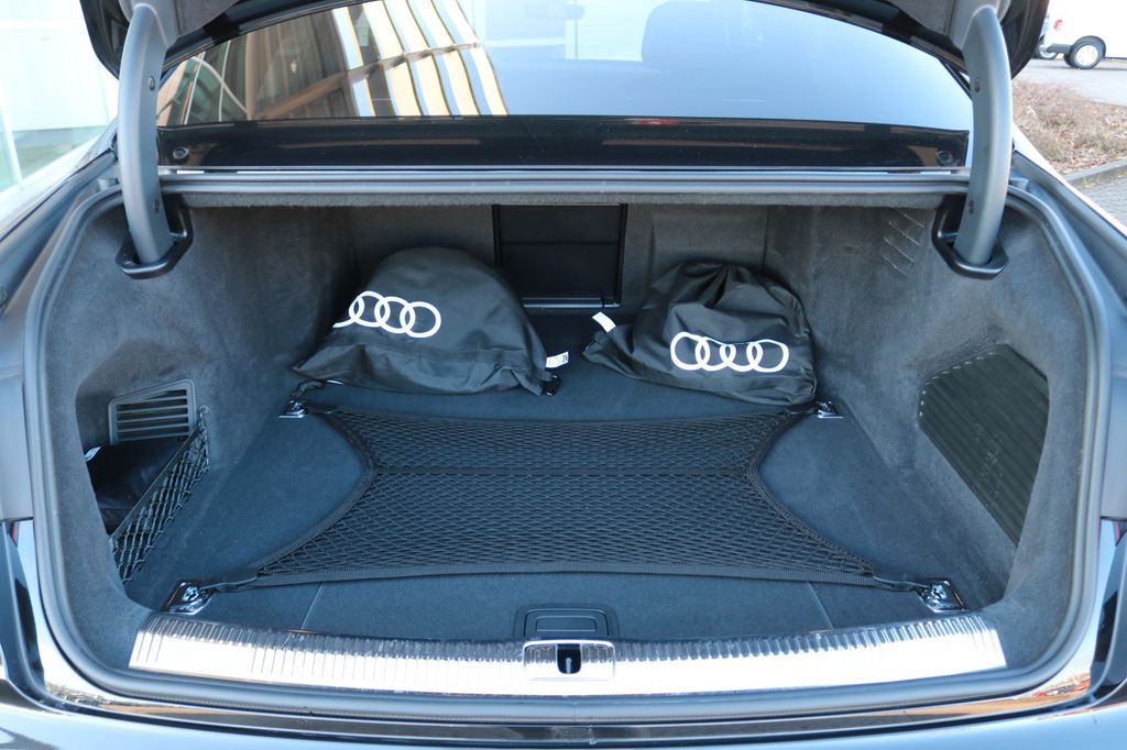 Audi A8 2024