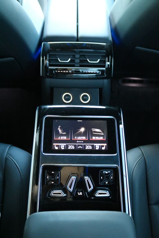Audi A8 2024