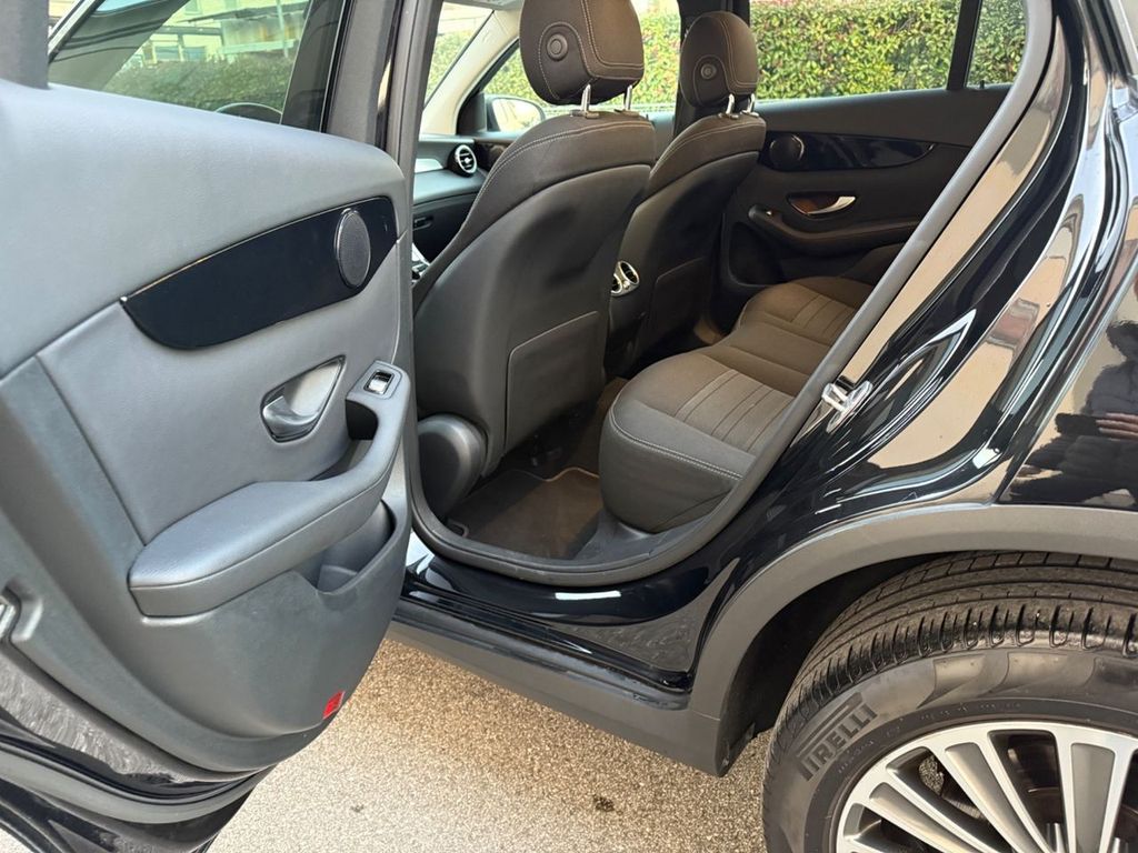 Mercedes-Benz GLC 300 2021