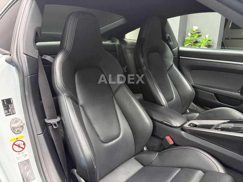 Porsche 992 2021