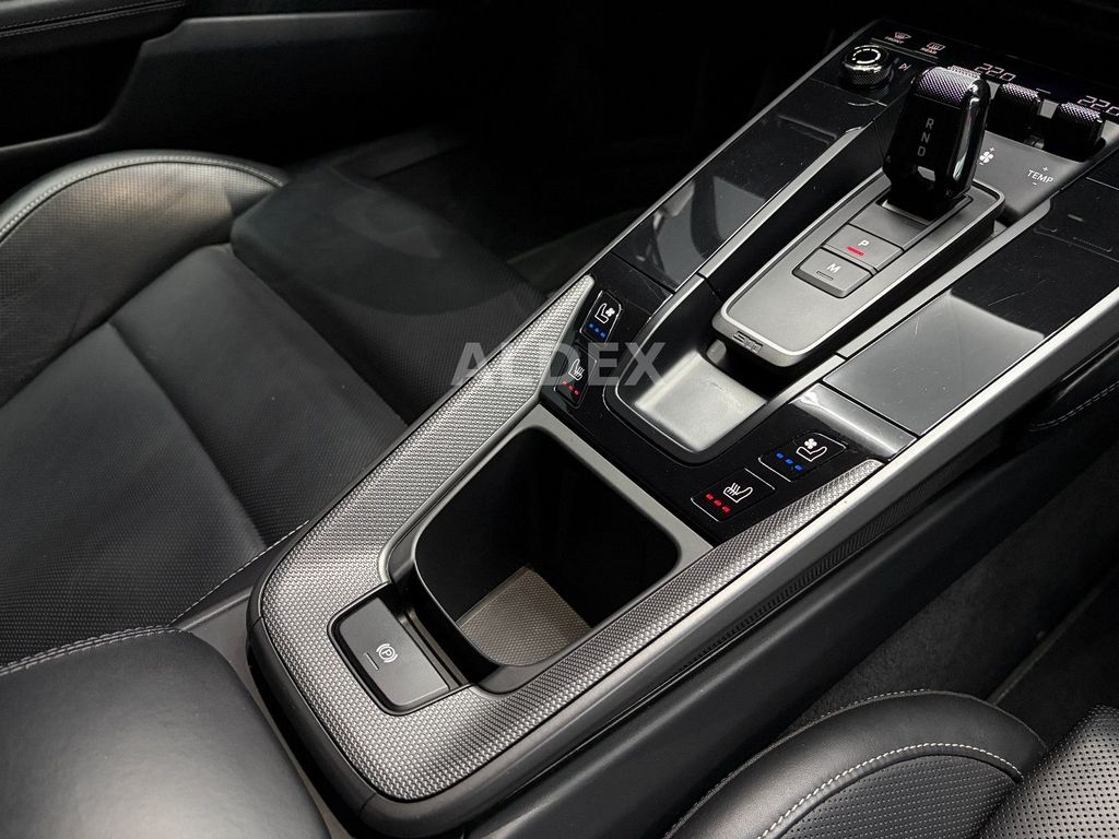 Porsche 992 2021