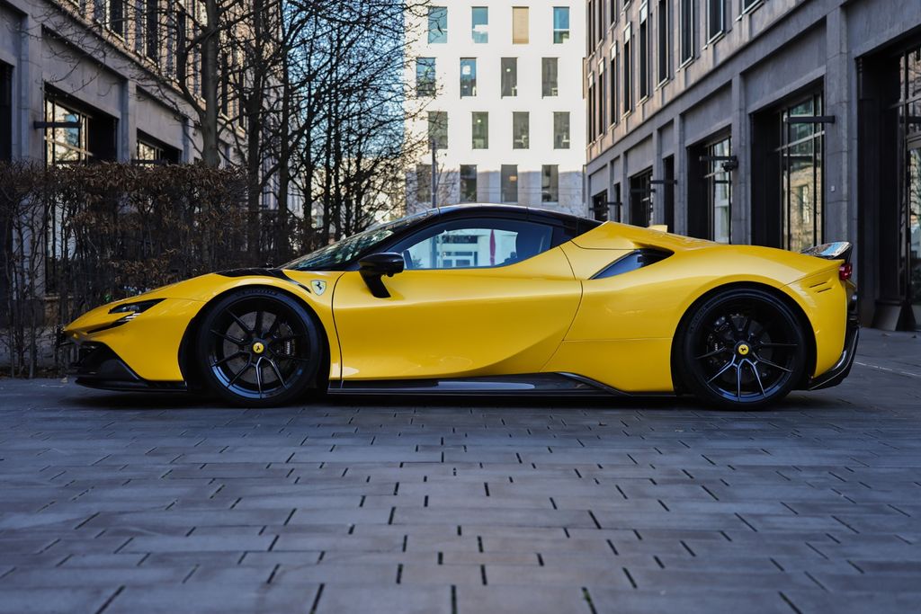 Ferrari SF90