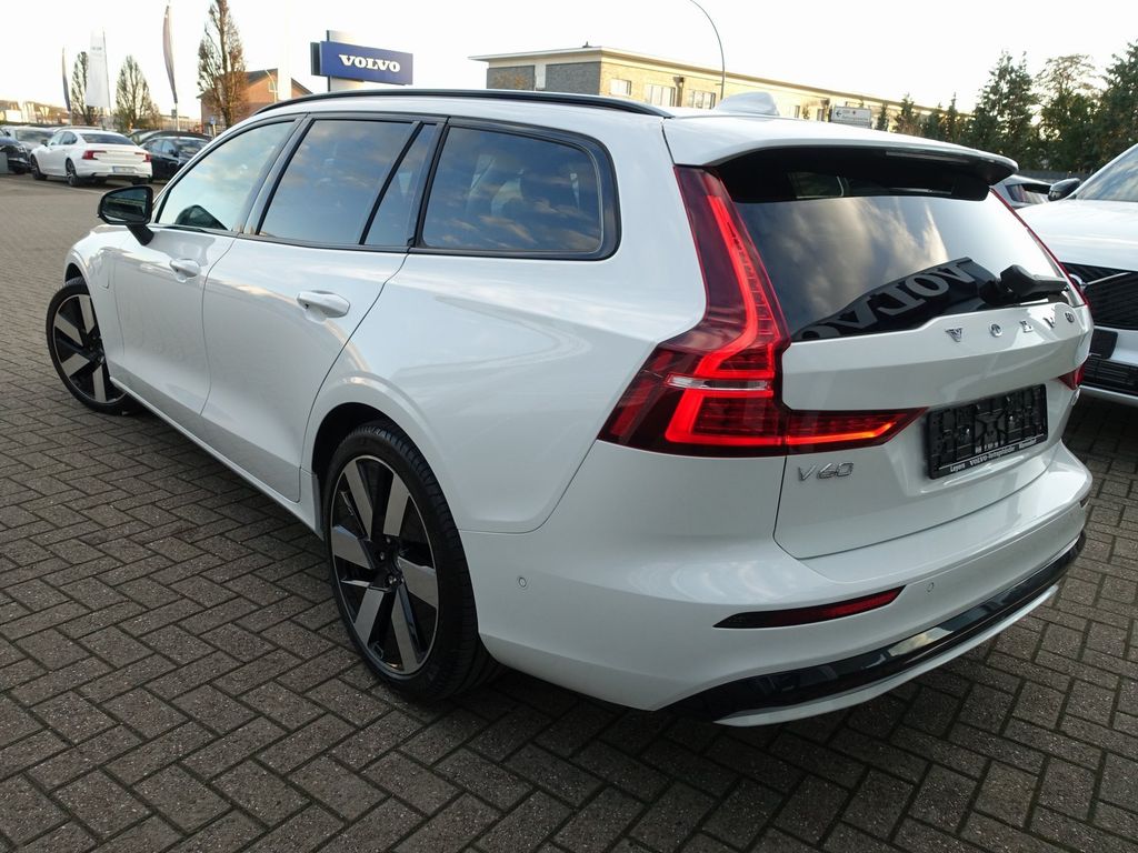 Volvo V60 2025