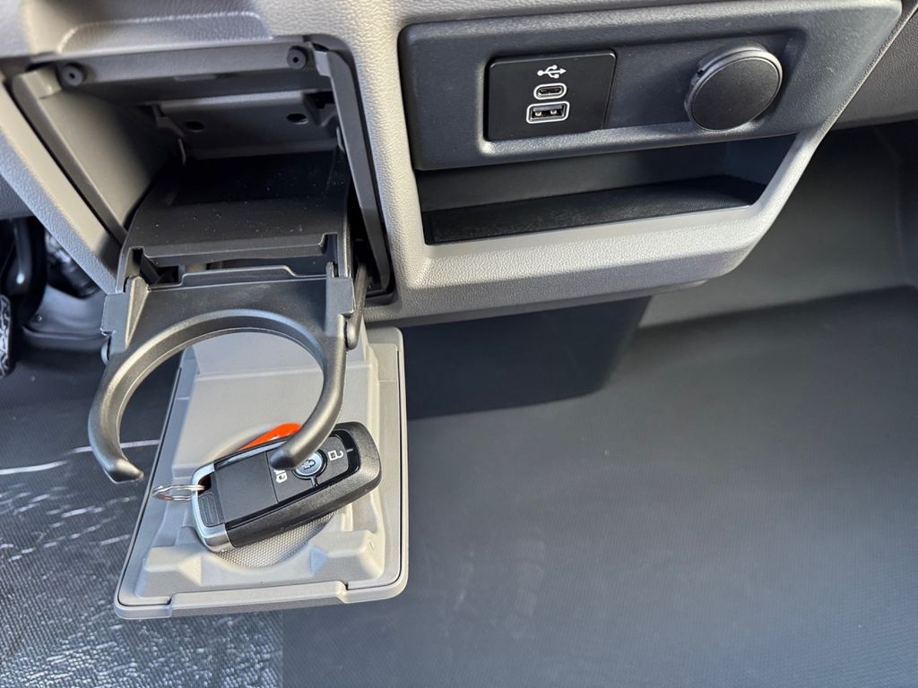 Volkswagen T7 Transporter