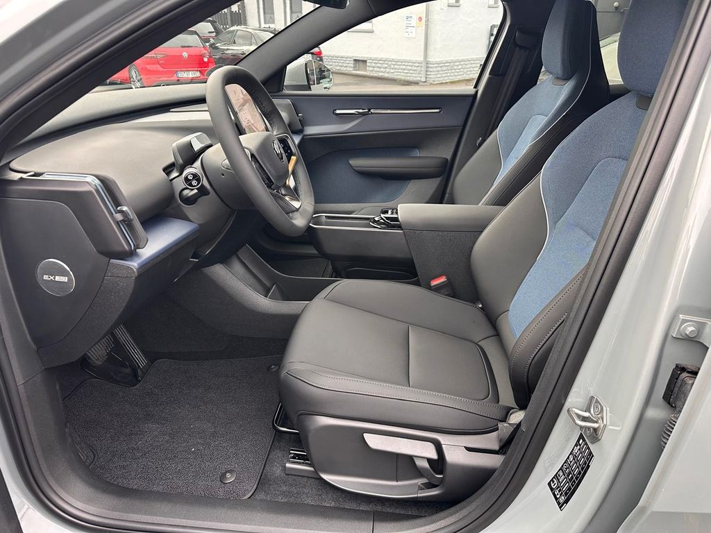 Volvo EX30 2025