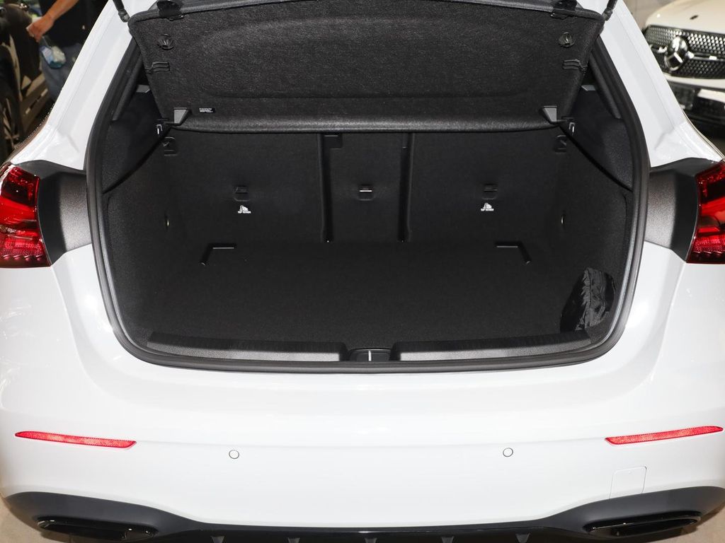 Mercedes-Benz A 200 2025