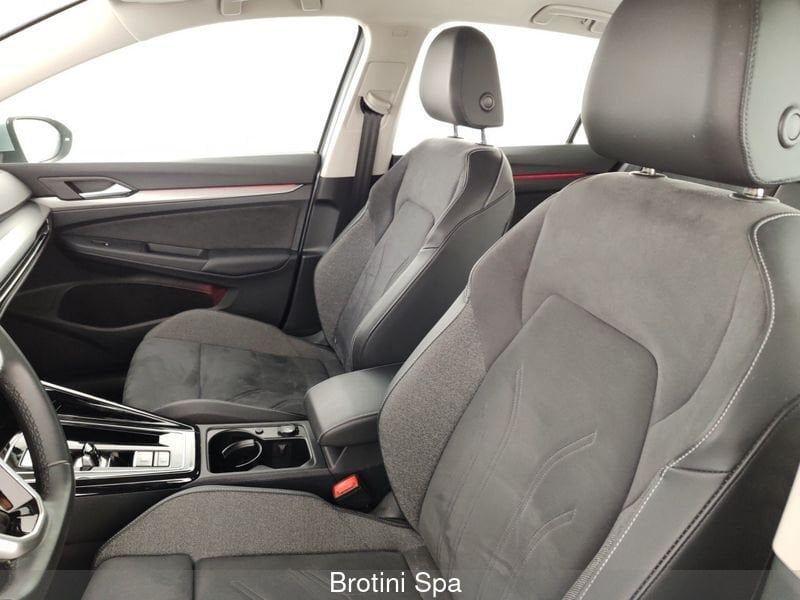 Volkswagen Golf 2025