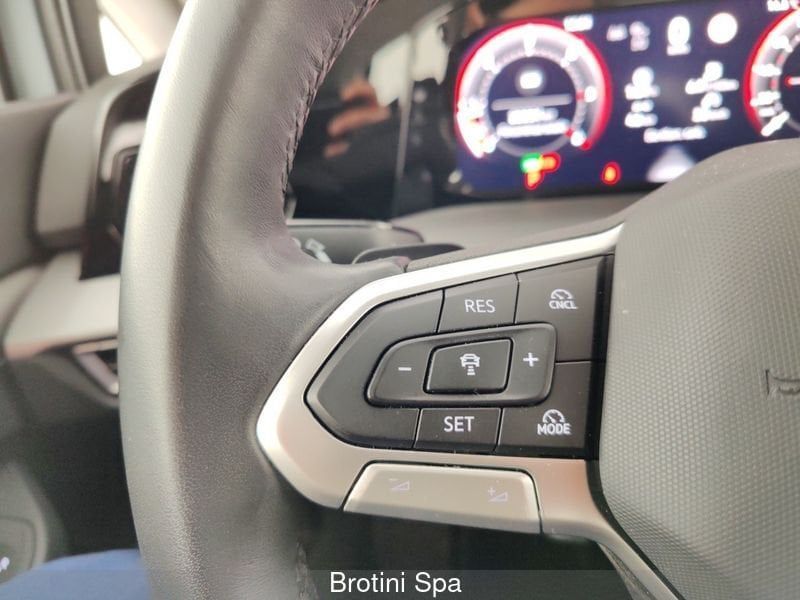 Volkswagen Golf 2025