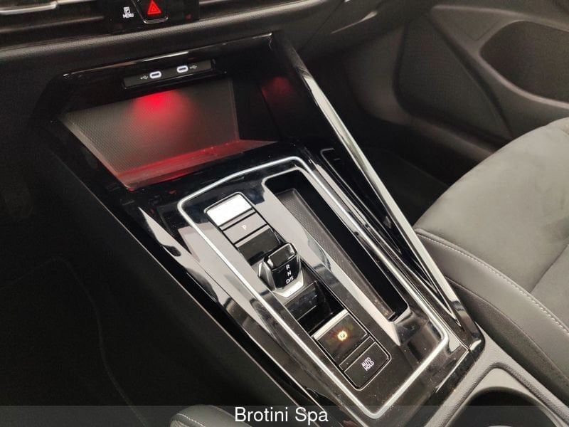 Volkswagen Golf 2025