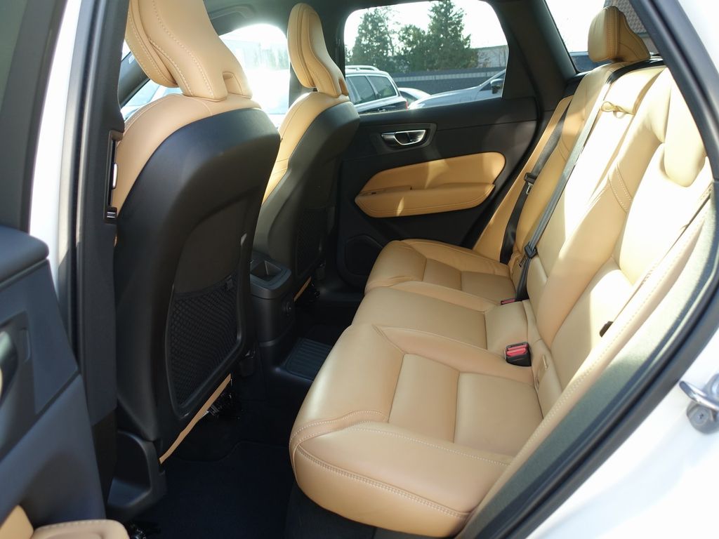 Volvo XC60 2025