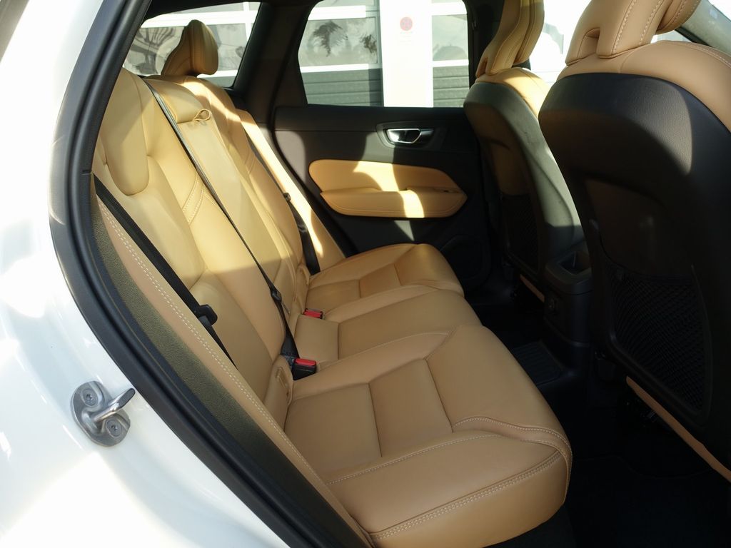Volvo XC60 2025
