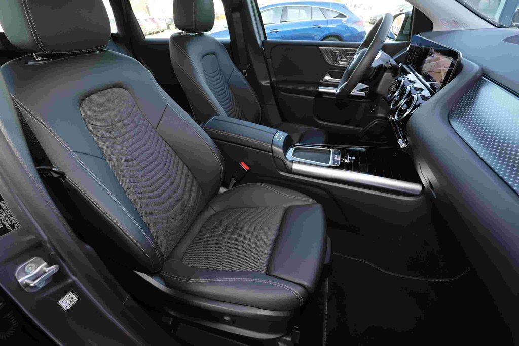 Mercedes-Benz B 200 2024