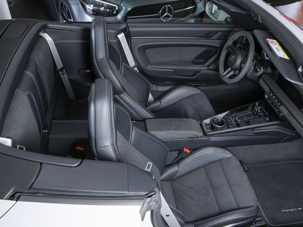 Porsche 992 2023