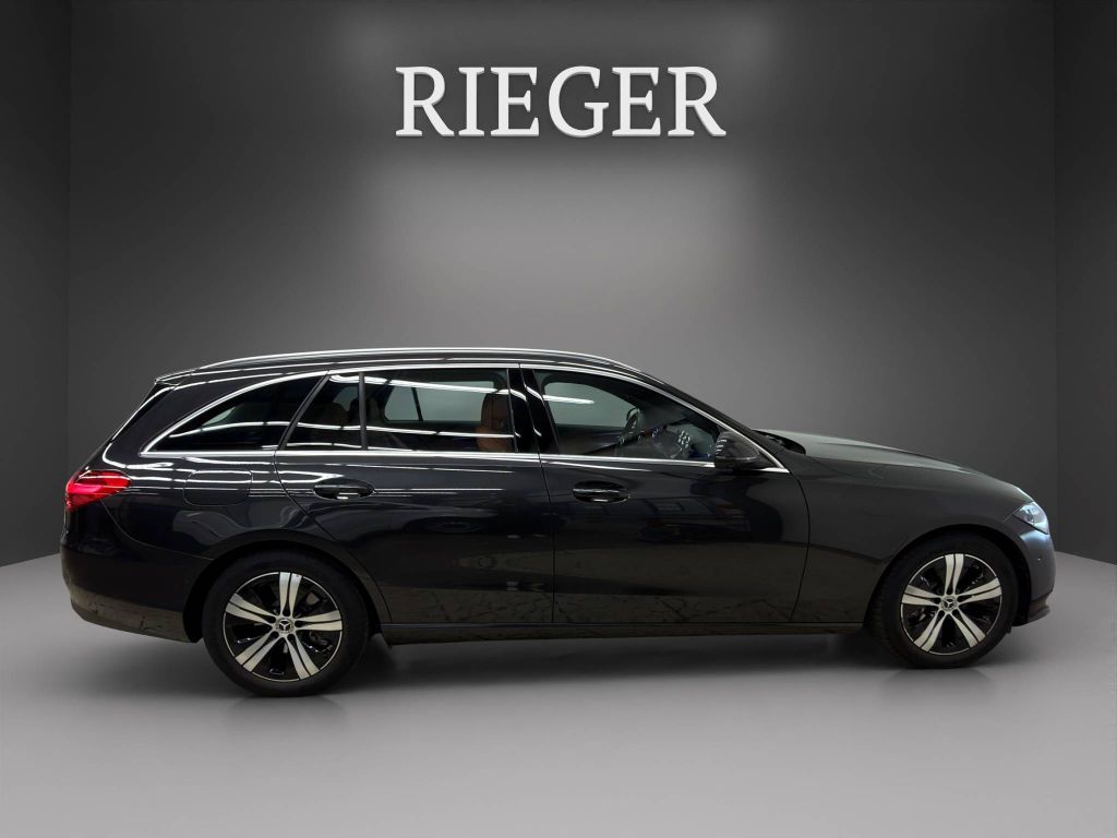 Mercedes-Benz C 220 2025