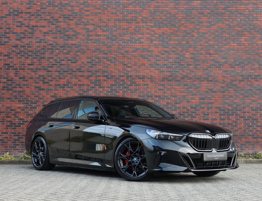 BMW 550 2025