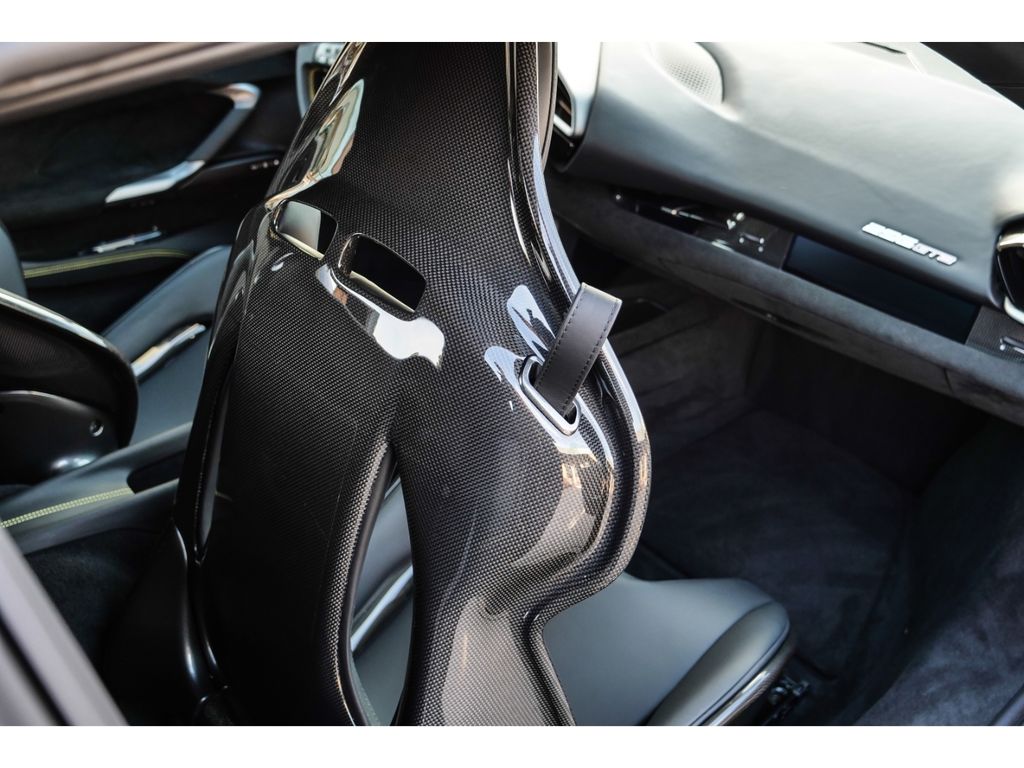 Ferrari 296 GTB 2025