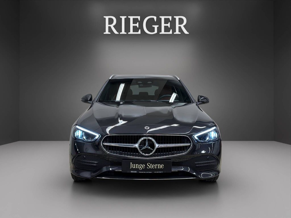 Mercedes-Benz C 220 2025