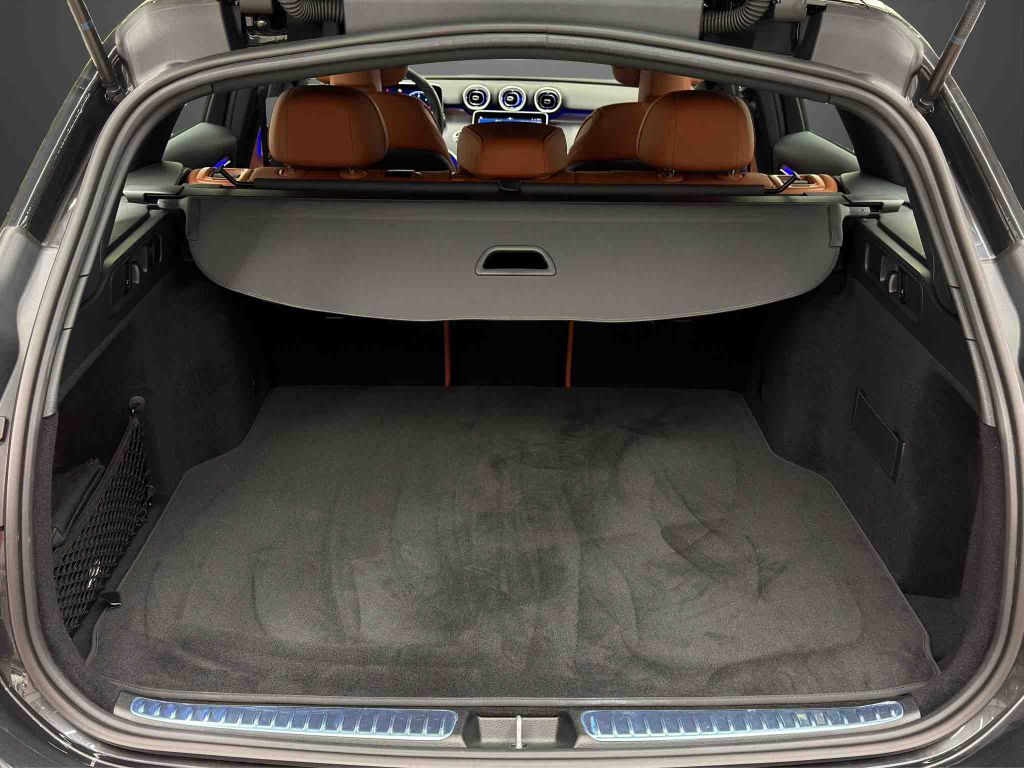 Mercedes-Benz C 220 2025