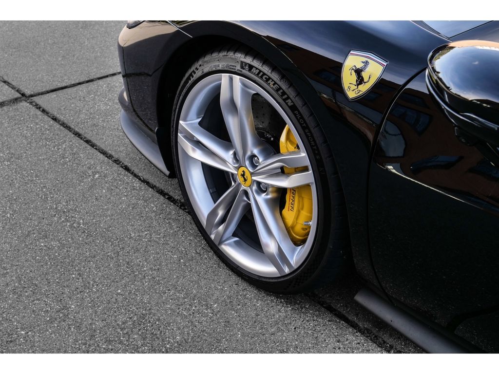 Ferrari 296 GTB 2025