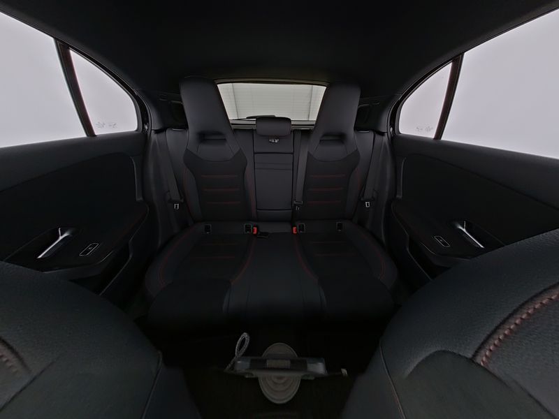Mercedes-Benz A 220 2025