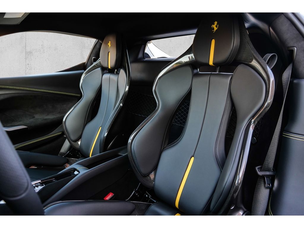 Ferrari 296 GTB 2025