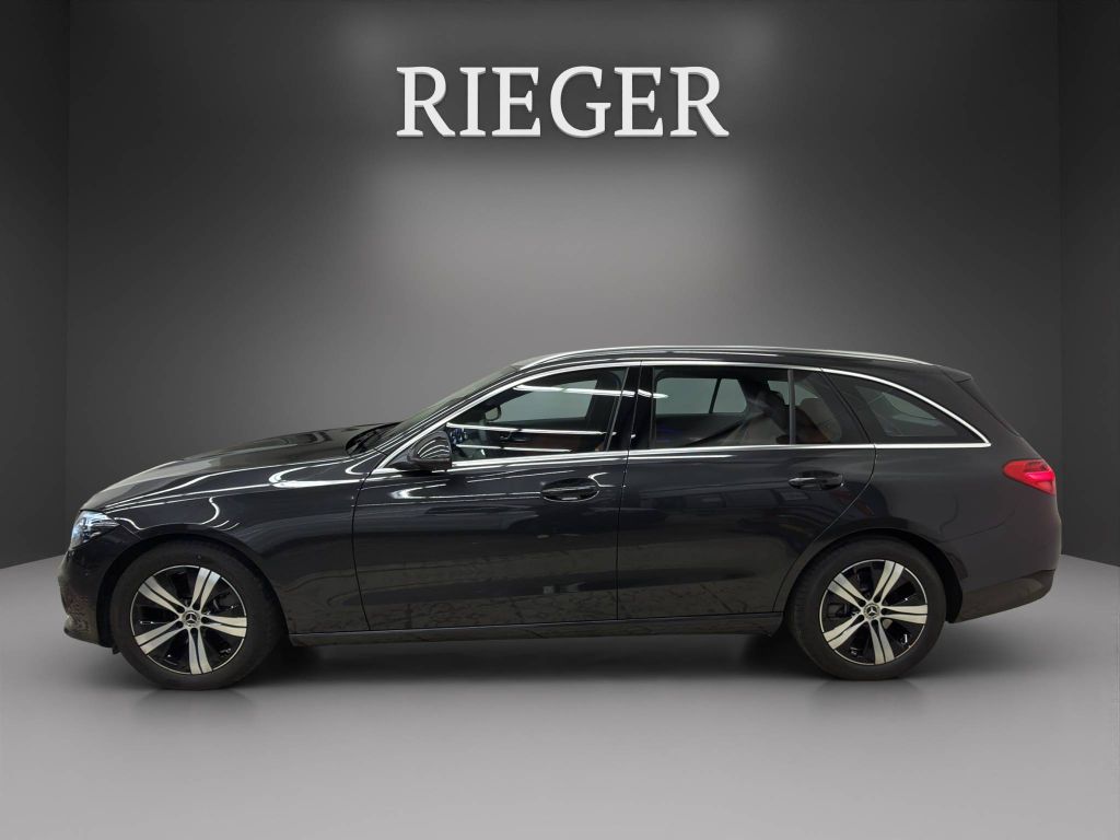 Mercedes-Benz C 220 2025