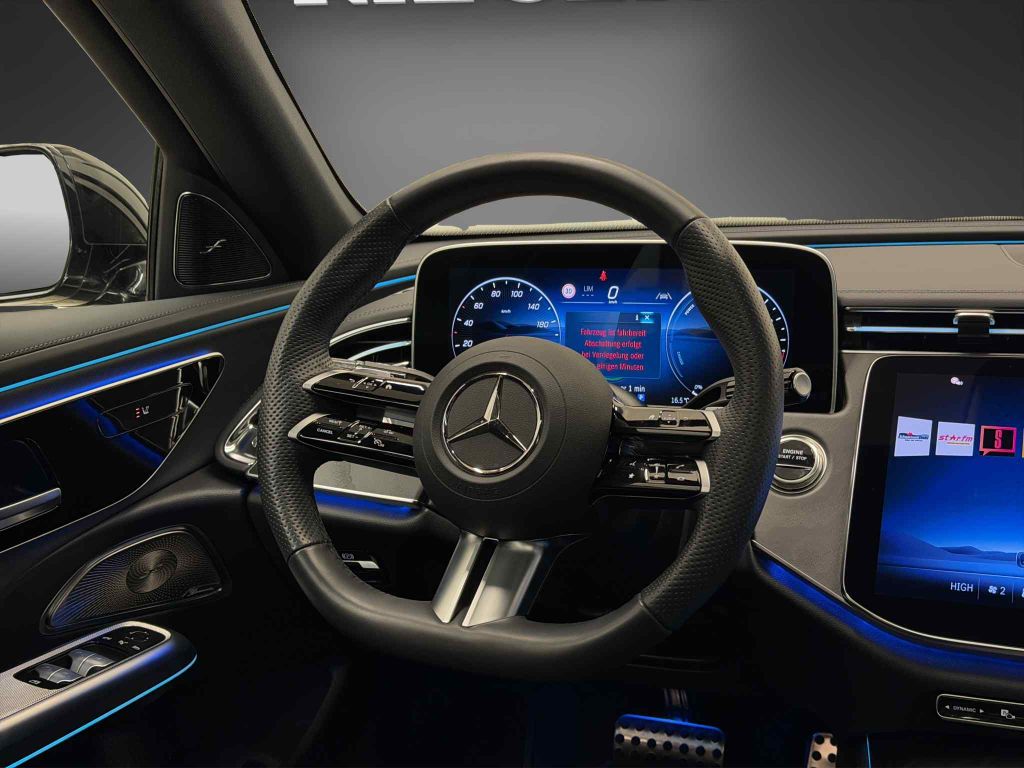 Mercedes-Benz E 300 2025