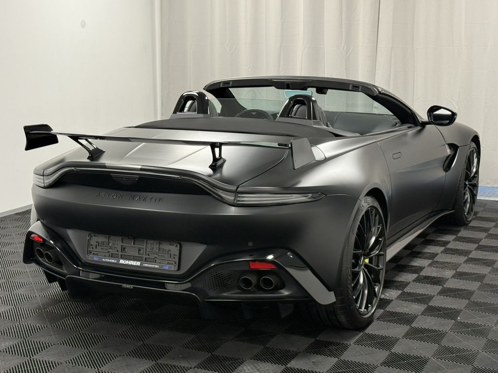 Aston Martin V8 Vantage 2021