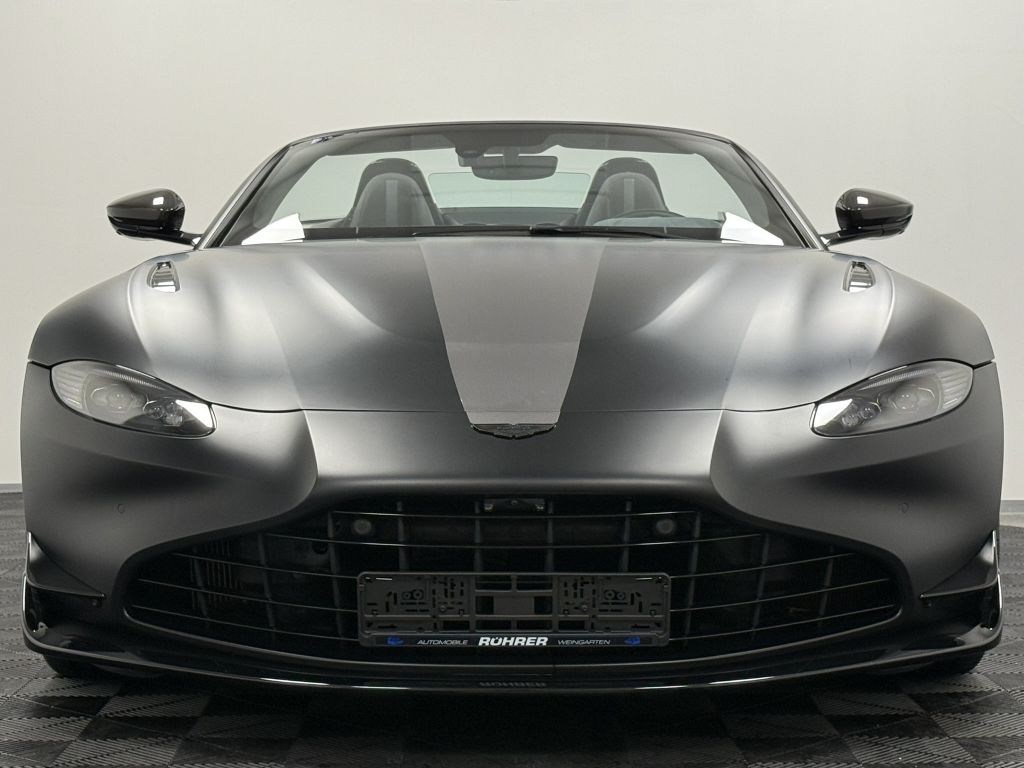 Aston Martin V8 Vantage 2021